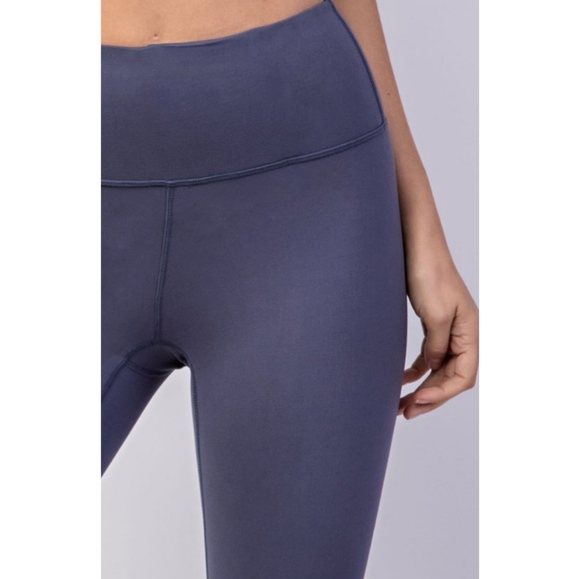 FINAL SALE 🆕🌿BLACK HIGH WAISTED YOGA LEGGINGS🌿 - Picture 8 of 8